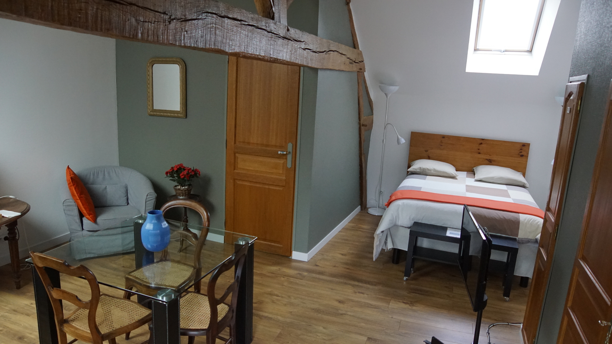 Photo 3